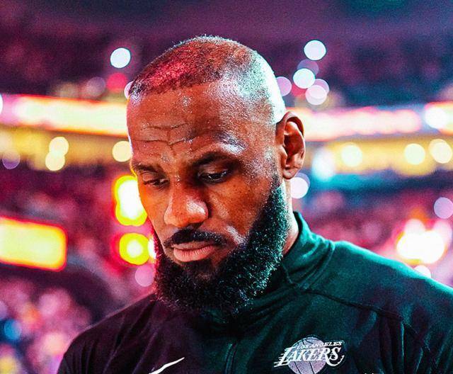 开云app-关于锐不可当首场状态出色，中国队观众沸腾！，詹姆斯重返赛场赛场气氛高涨的信息-开云app